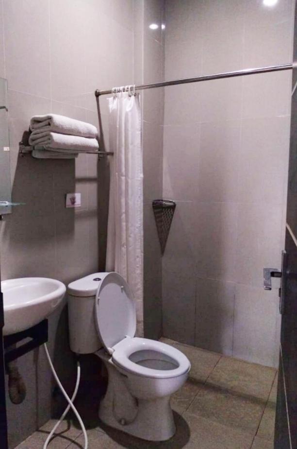 Khariz Hotel Букиттинги Экстерьер фото
